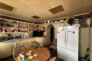 172 Franklin Ave, Vandergrift, PA 15690 - Photo 6