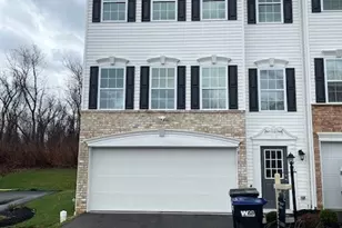 713 Ravenshire Ct, Coraopolis, PA 15108 - Photo 1