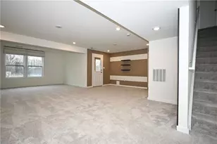 212 Creekside Dr, Oakdale, PA 15071 - Photo 14