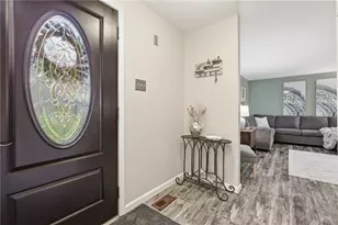 128 Darnley, Moon/Crescent Twp, PA 15108 - Photo 6