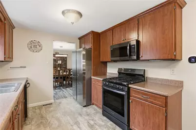 128 Darnley, Moon/Crescent Twp, PA 15108 - Photo 14