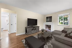 409 Sunset Dr, Pittsburgh, PA 15228 - Photo 10