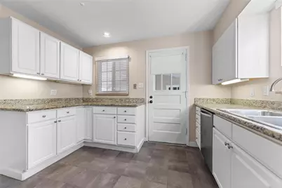 409 Sunset Dr, Pittsburgh, PA 15228 - Photo 16