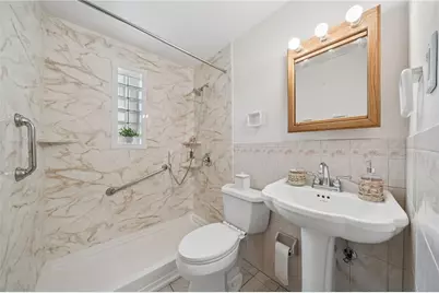 942 Shadycrest Rd, Beechview, PA 15216 - Photo 16