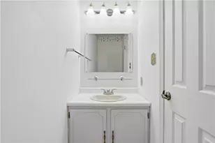 1605 Calico Ct, Bethel Park, PA 15102 - Photo 10