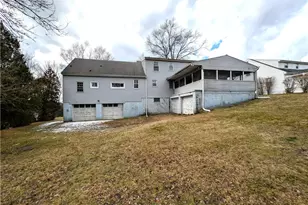 2139 Northwest Dr, North Huntingdon, PA 15642 - Photo 2