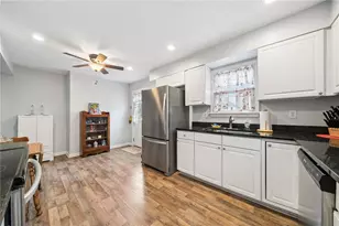 605 W Grant St, Houston, PA 15342 - Photo 12