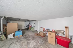 605 W Grant St, Houston, PA 15342 - Photo 30