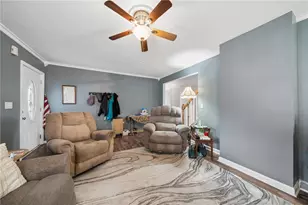 605 W Grant St, Houston, PA 15342 - Photo 4