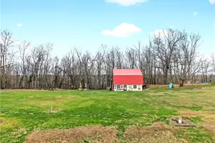 772 Foxwood Rd, Big Beaver, PA 16141 - Photo 4