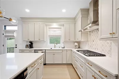 423 Magnolia Dr, Peters Township, PA 15367 - Photo 12