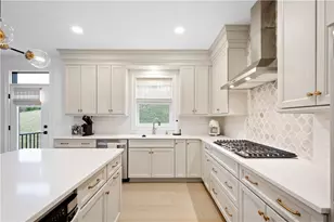 423 Magnolia Dr, Peters Township, PA 15367 - Photo 12