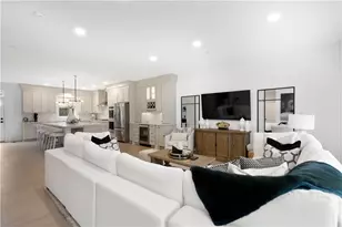 423 Magnolia Dr, Peters Township, PA 15367 - Photo 4