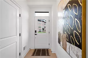 423 Magnolia Dr, Peters Township, PA 15367 - Photo 2