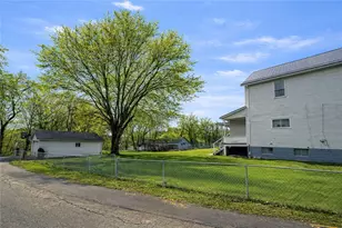 458-460 1st St, East Bethlehem, PA 15368 - Photo 4