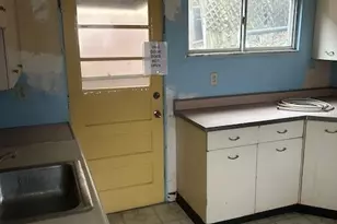 2010 Noble St, Pittsburgh, PA 15215 - Photo 6