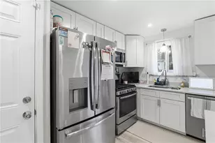 836 Lindenwood Dr, Pittsburgh, PA 15234 - Photo 12