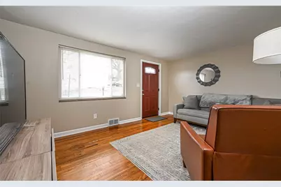 107 Hoffman St, Pittsburgh, PA 15116 - Photo 4