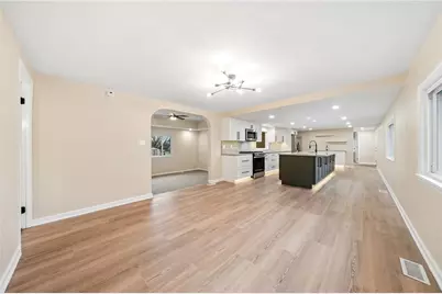 749 Parkway Dr, Springdale Township, PA 15049 - Photo 10