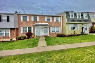 604 Countryside Dr, Robinson Twp, PA 15136 - Photo 1