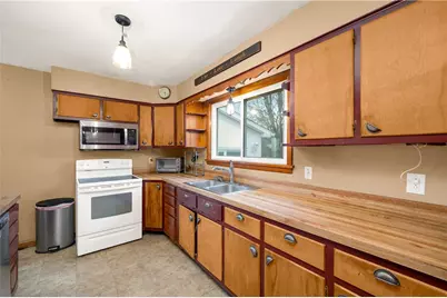 310 Sherwood Drive, Mercer Boro, PA 16137 - Photo 10