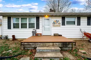 310 Sherwood Dr, Mercer Boro, PA 16137 - Photo 2
