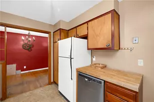 310 Sherwood Dr, Mercer Boro, PA 16137 - Photo 12