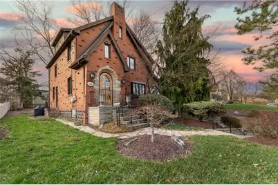 126 Altadena Dr, Pittsburgh, PA 15228 - Photo 2