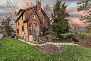 126 Altadena Dr, Pittsburgh, PA 15228 - Photo 2