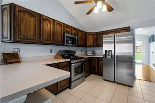 658 Elaine Dr, Pittsburgh, PA 15236 - Photo 10