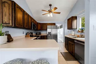 658 Elaine Dr, Pittsburgh, PA 15236 - Photo 8