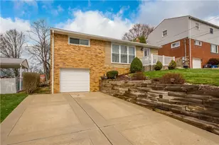 658 Elaine Dr, Pittsburgh, PA 15236 - Photo 2