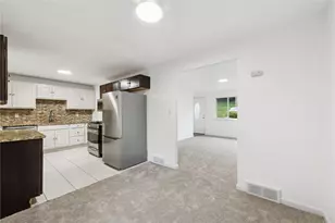 723 Heartwood Dr, Monroeville, PA 15146 - Photo 6