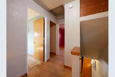 2046 Pioneer Ave, Pittsburgh, PA 15226 - Photo 10