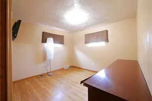 2046 Pioneer Ave, Pittsburgh, PA 15226 - Photo 8