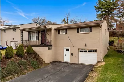 1649 Pembroke Dr, Scott Township, PA 15243 - Photo 2