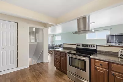 1649 Pembroke Dr, Scott Township, PA 15243 - Photo 16