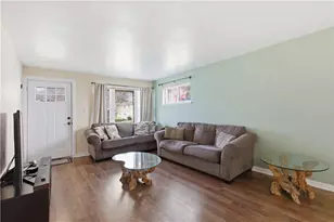 1649 Pembroke Dr, Scott Township, PA 15243 - Photo 10