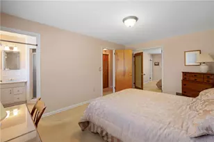 2611 Autumnwood Dr, Pittsburgh, PA 15116 - Photo 14