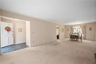 2611 Autumnwood Dr, Pittsburgh, PA 15116 - Photo 4