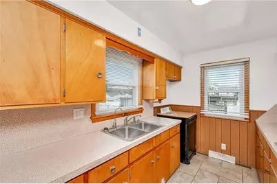 695 Crowder Ave, Sharon, PA 16146 - Photo 18