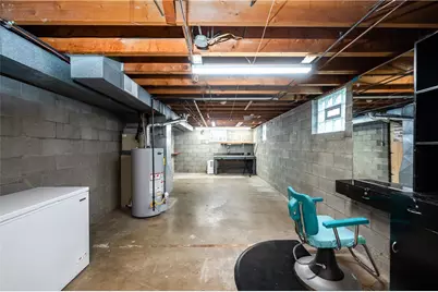 695 Crowder Ave, Sharon, PA 16146 - Photo 32