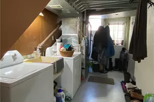 542 Maytide St, Pittsburgh, PA 15227 - Photo 18