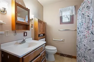 246 Byron Rd, Ross Twp, PA 15237 - Photo 14