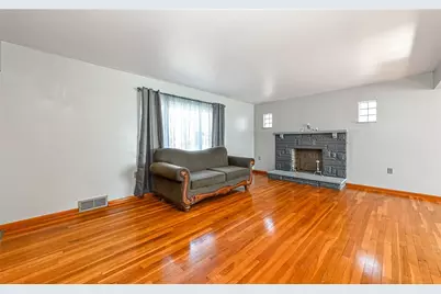 301 W 12th St, Donora, PA 15033 - Photo 4