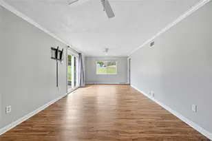 649 Rolling Green Dr, Bethel Park, PA 15102 - Photo 22