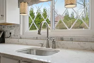 649 Rolling Green Dr, Bethel Park, PA 15102 - Photo 14