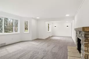 649 Rolling Green Dr, Bethel Park, PA 15102 - Photo 6