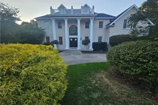 227 Edelweiss Dr, Pittsburgh, PA 15090 - Photo 2