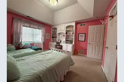 227 Edelweiss Dr, Pittsburgh, PA 15090 - Photo 32